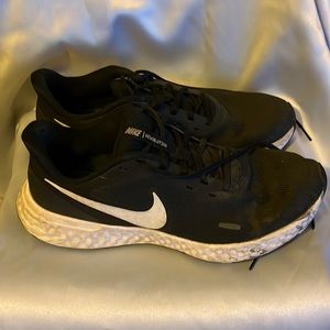 Nike Men’s Revolution 5 Sneakers